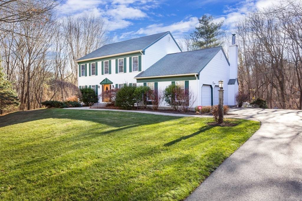 Franklin, MA 02038,4 Maple Brook Ln