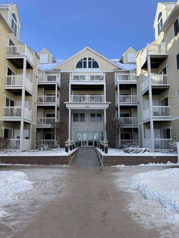 Revere, MA 02151,360 Revere Beach Blvd #217