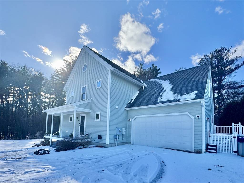 Easthampton, MA 01027,13 River Valley Way