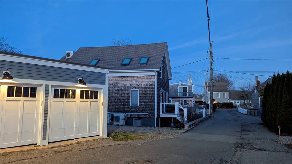 Provincetown, MA 02657,3 Race Road #4