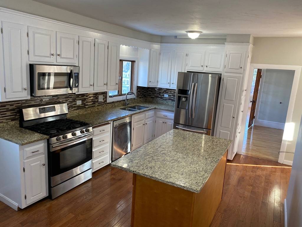 North Andover, MA 01845,232 Osgood St #2