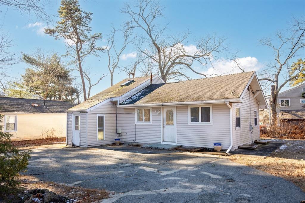 Wareham, MA 02538,74 Glen Charlie Rd