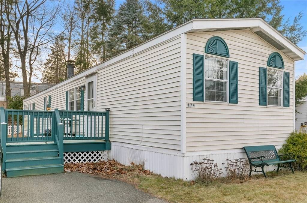 Tewksbury, MA 01876,176 Lakeview Street