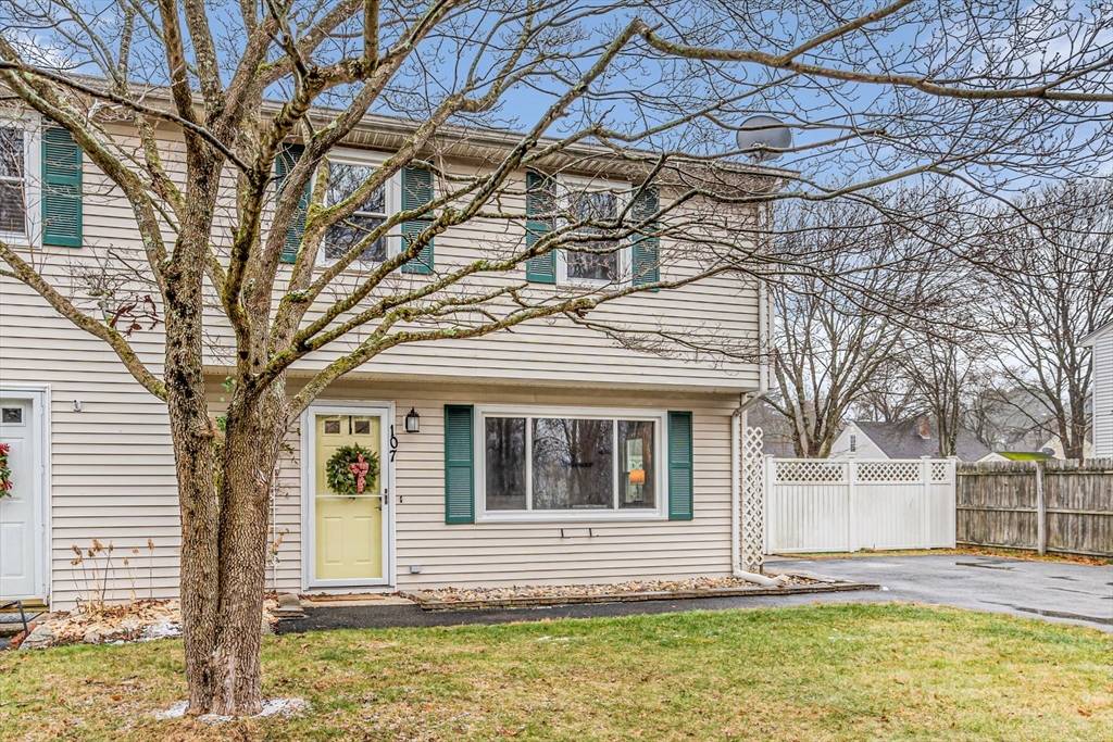 Uxbridge, MA 01569,107 Saint Andre Dr