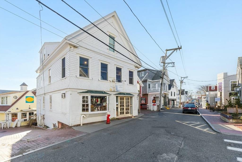 Provincetown, MA 02657,353 Commercial Street