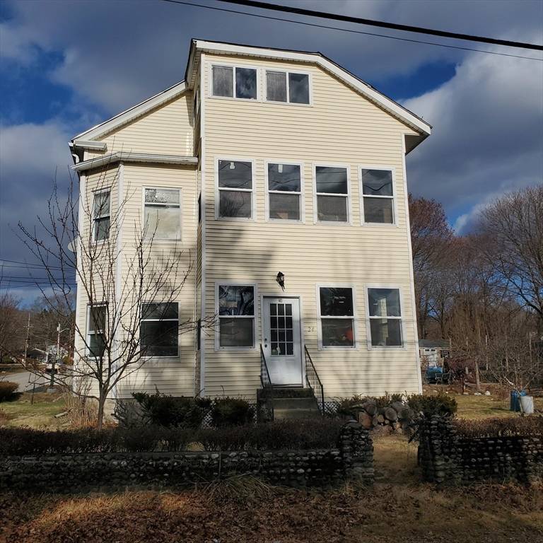 Dudley, MA 01571,24 Chestnut St