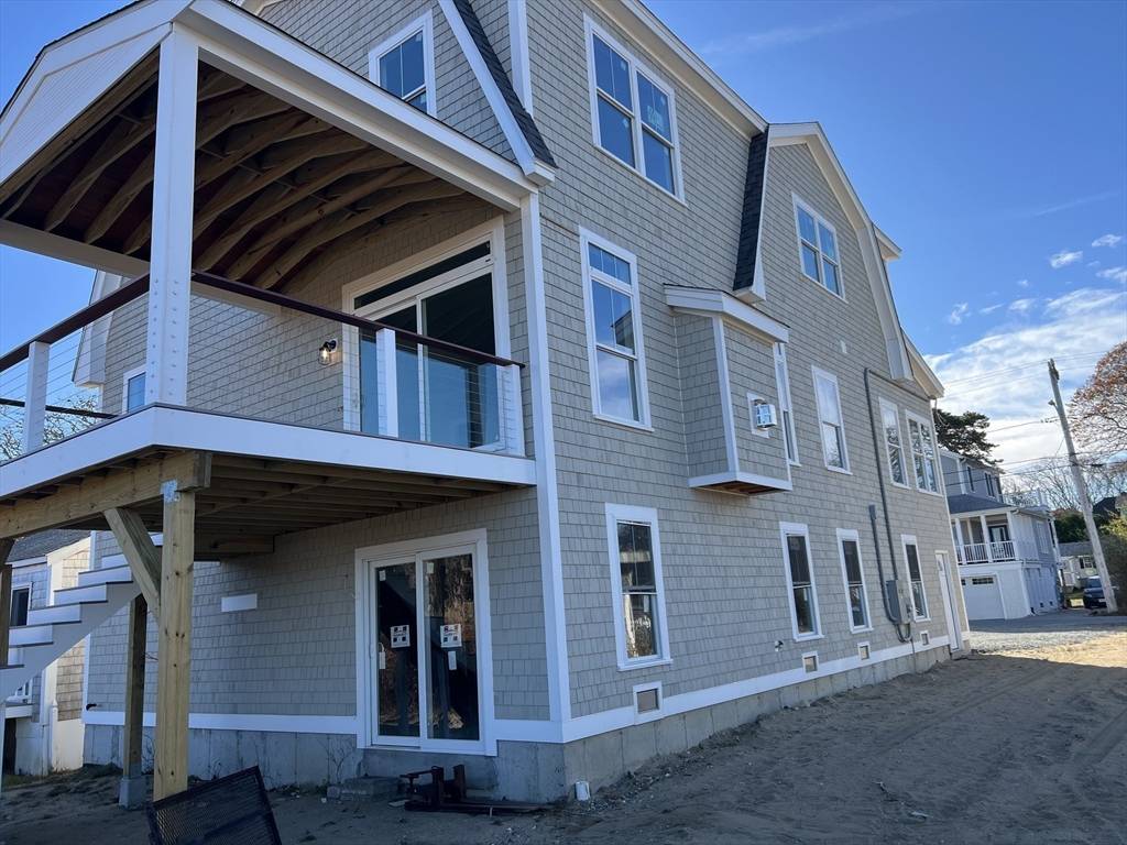 Falmouth, MA 02556,117 Silver Beach Ave