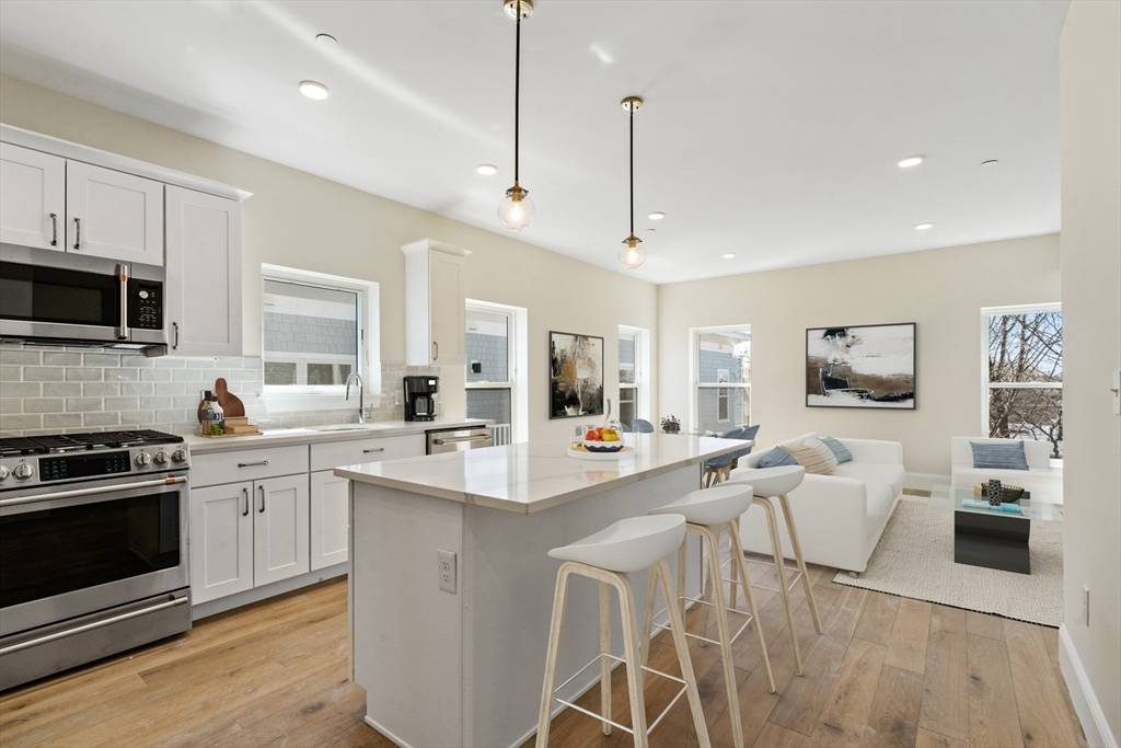 Boston, MA 02127,27 Ward St #202