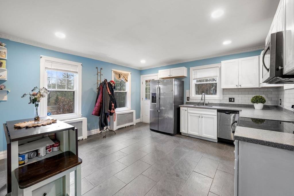 Plymouth, MA 02360,11 S Cherry St