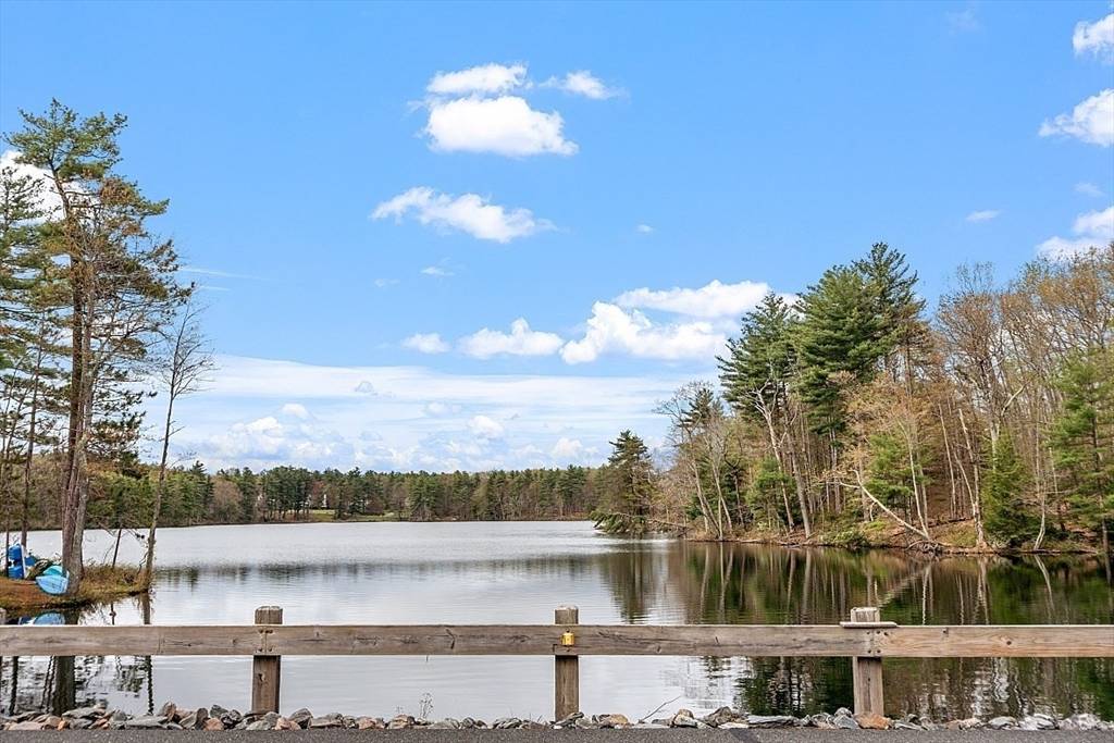 Hubbardston, MA 01452,40 Madison Way #20