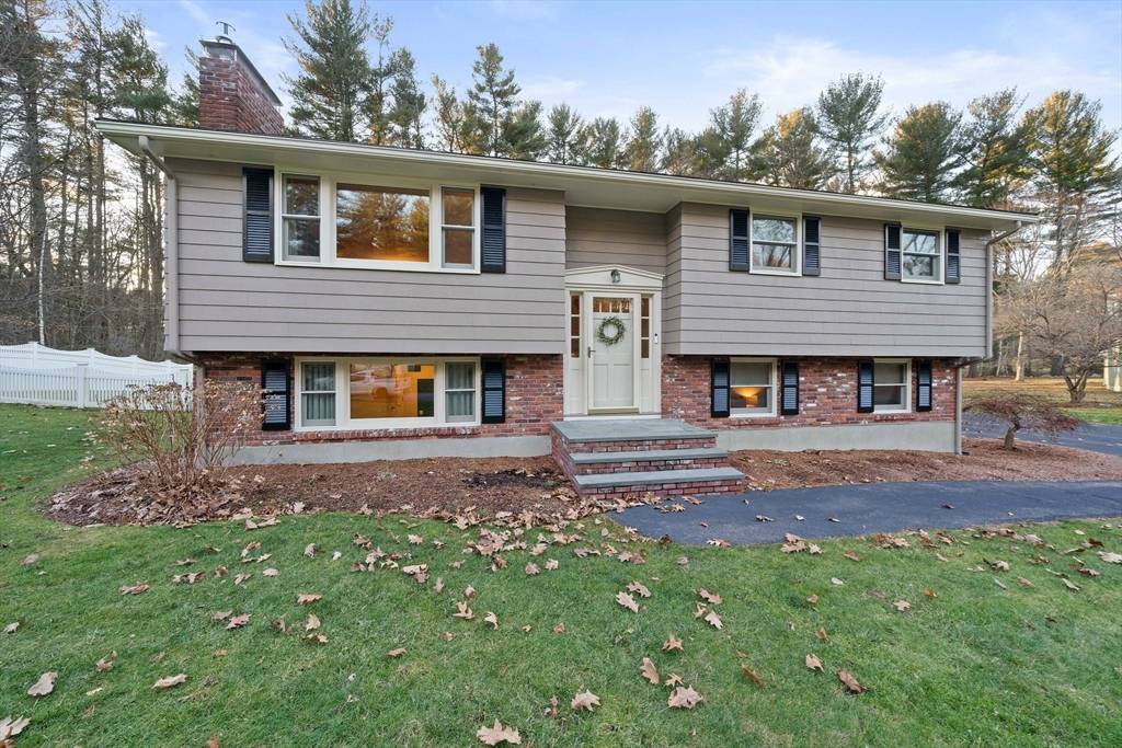 Chelmsford, MA 01824,19 Purcell Dr