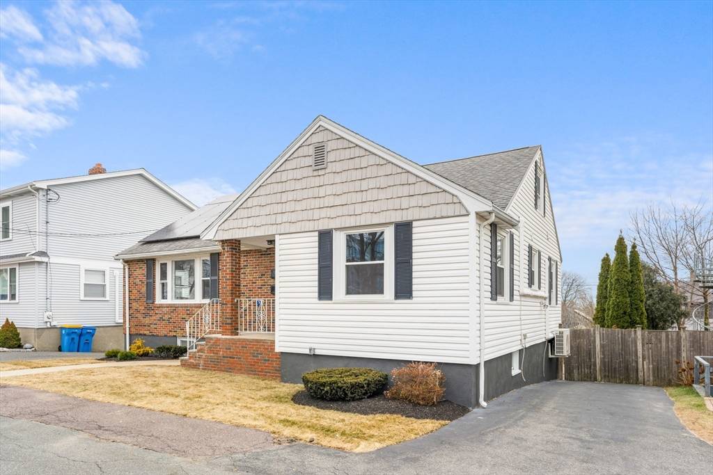 Winthrop, MA 02152,19 Oceanview Way