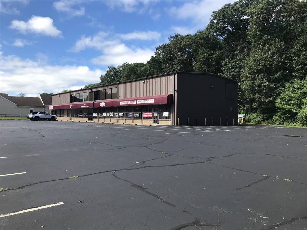 East Bridgewater, MA 02333,516 N Bedford St