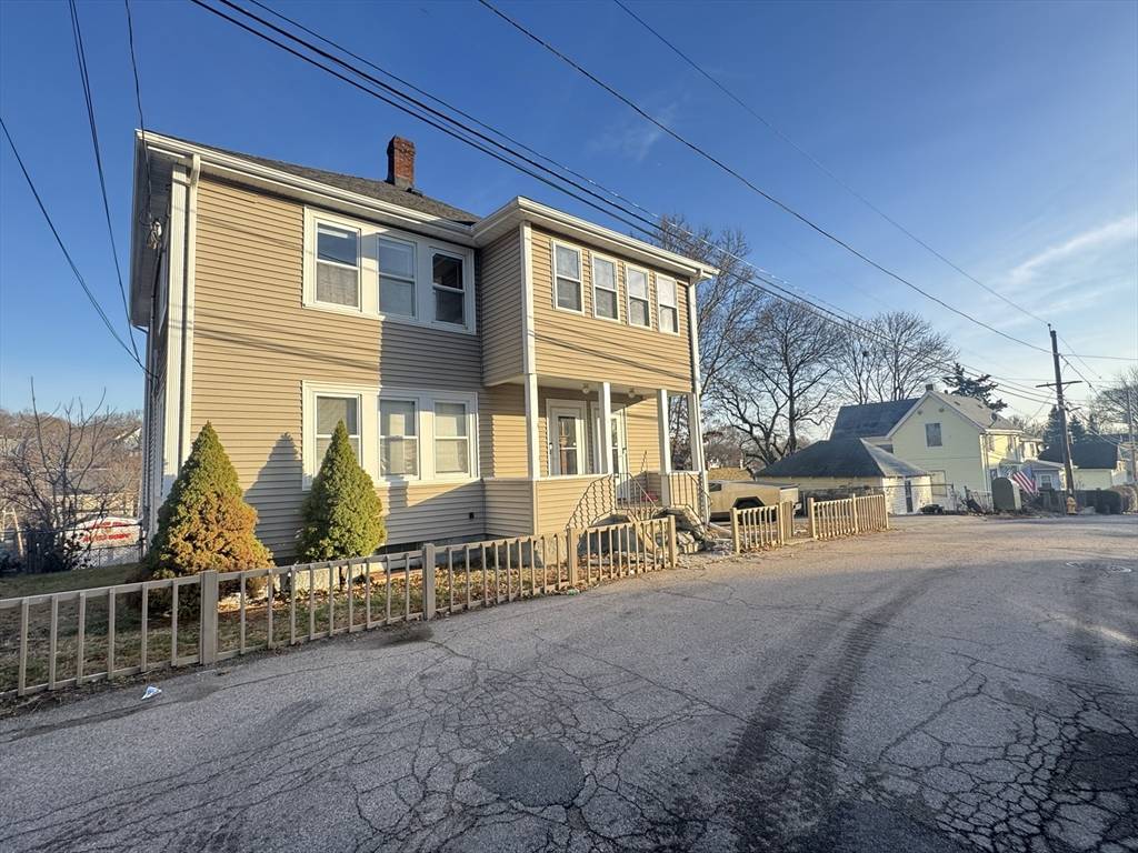 Quincy, MA 02169,61 Town Hill St #1