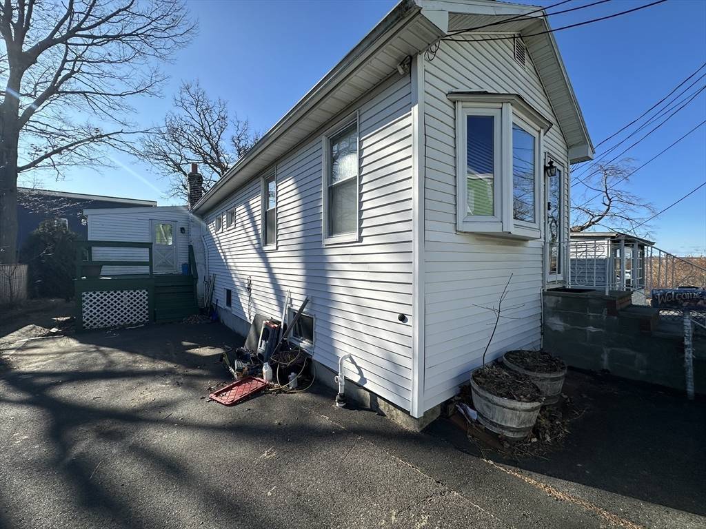 Revere, MA 02151,32 Oak Island Rd