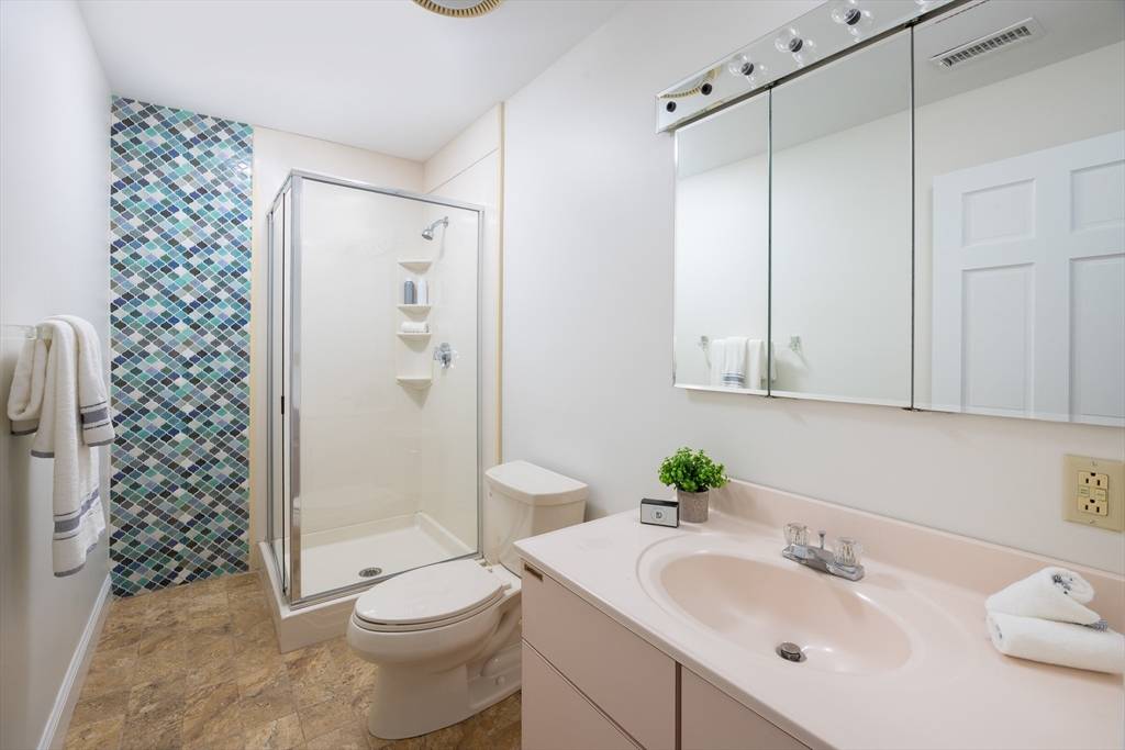 Belmont, MA 02478,19 Burnham Street #B2