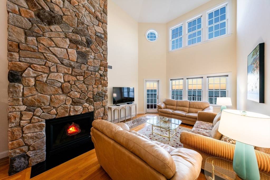 Falmouth, MA 02540,286 Grand Avenue #8