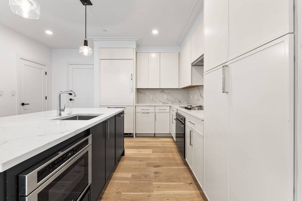 Boston, MA 02127,33 A St. #504