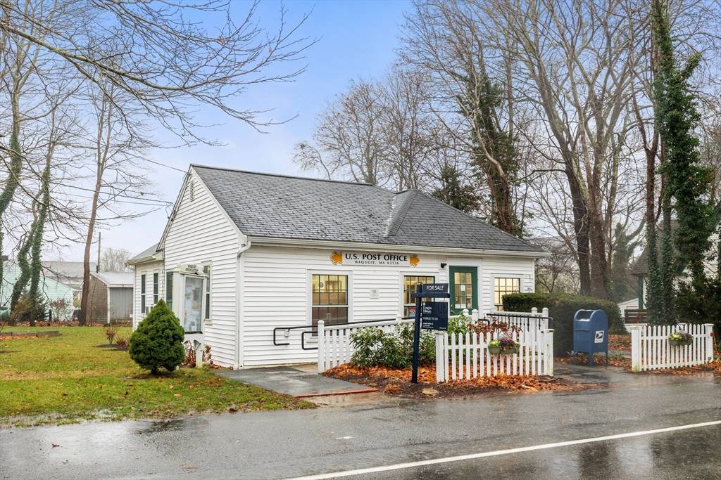 Falmouth, MA 02536,36 Carriage Shop Rd