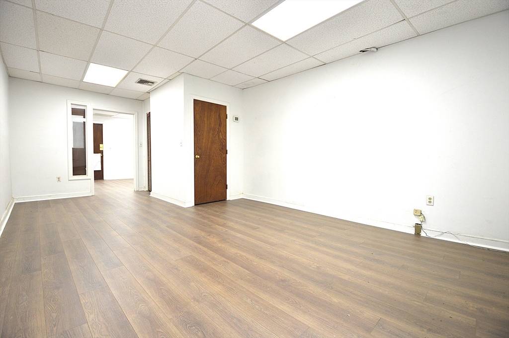 Brookline, MA 02446,1368 Beacon Street #103