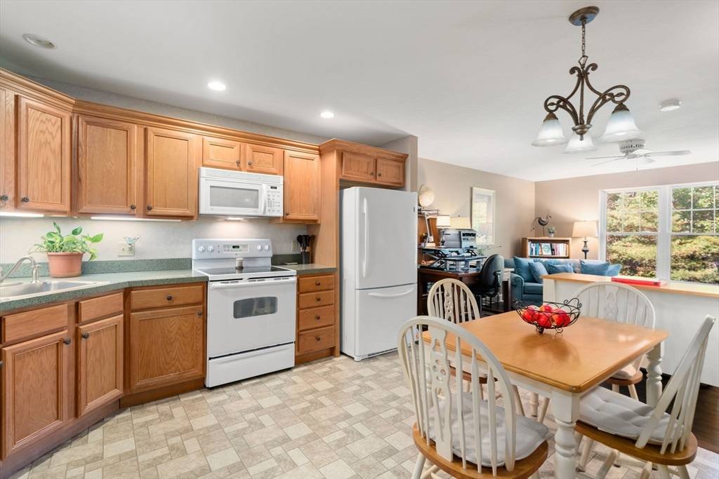 Sturbridge, MA 01518,7 Crescent Way #208