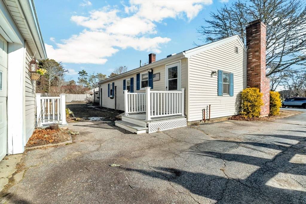 Falmouth, MA 02536,68 Homestead Ln