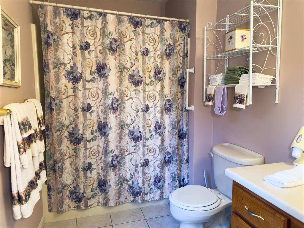 Tewksbury, MA 01876,127 Caddy Ct #127