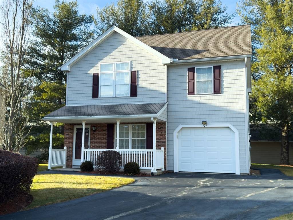 Tewksbury, MA 01876,127 Caddy Ct #127