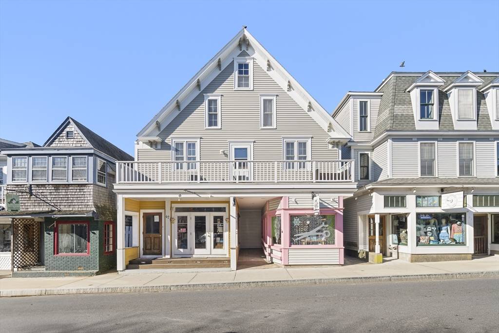 Oak Bluffs, MA 02557,47 Circuit Avenue #1A