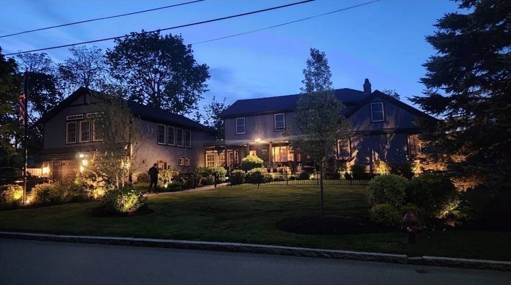 Fairhaven, MA 02719,10 Cherry St