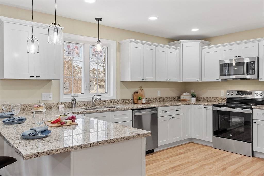 Athol, MA 01331,41 Charden Ln