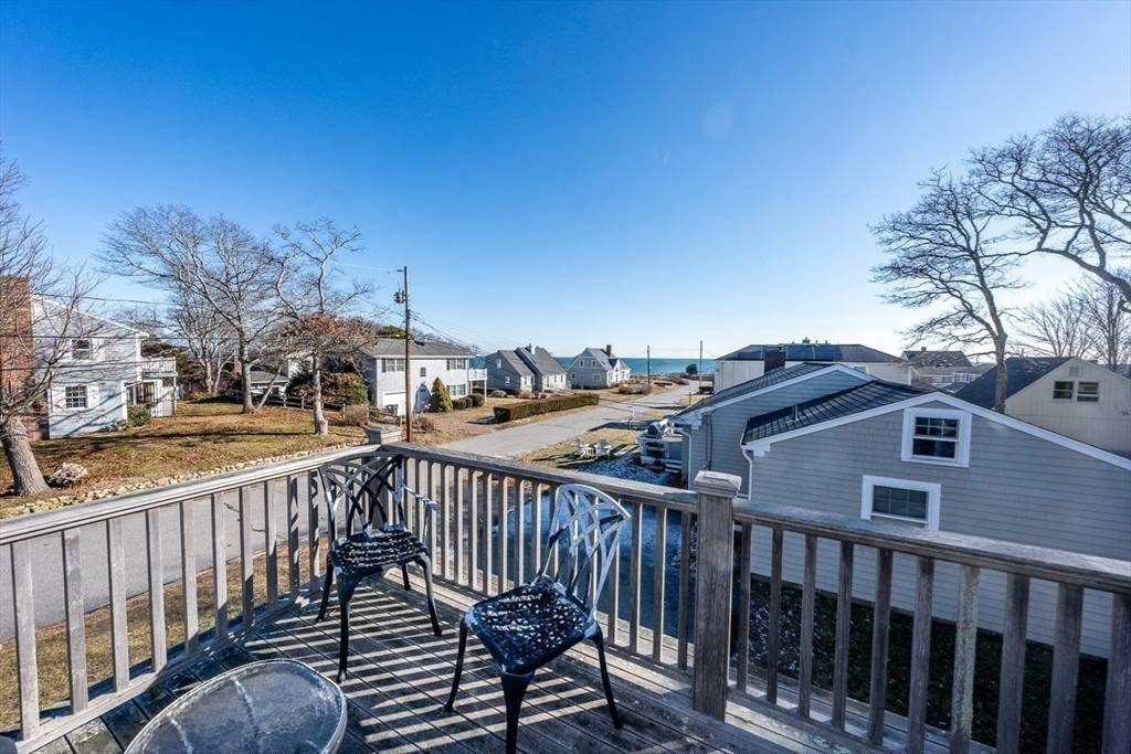 Mashpee, MA 02649,9 Starboard Ln