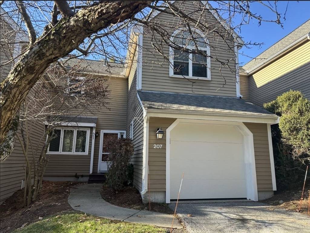 Waltham, MA 02452,207 Bishops Forest Drive #207