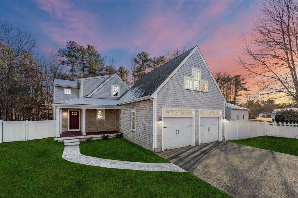 Freetown, MA 02717,2 Pinecone Ln