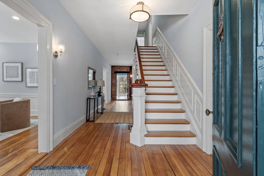 Concord, MA 01742,106 Elm Street