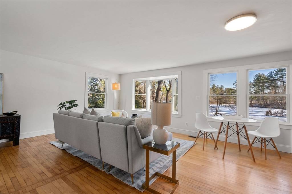 Natick, MA 01760,30 Lakeview Ave