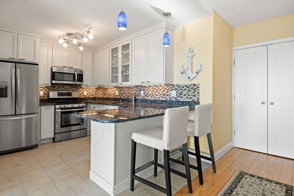 Boston, MA 02110,85 E India Row #25D