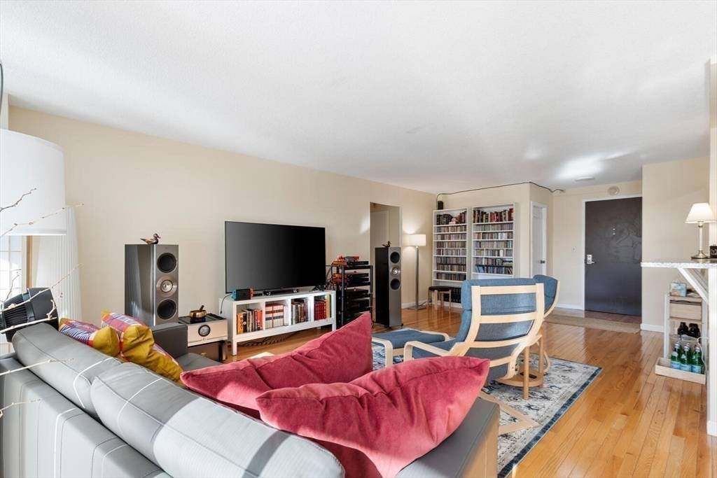 Brookline, MA 02446,50 Longwood Ave #416