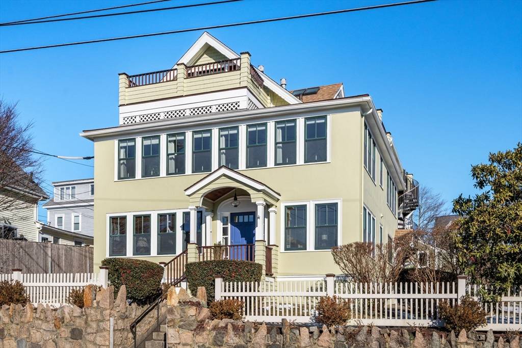 Gloucester, MA 01930,150 Prospect Street #1