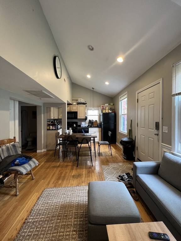 Cambridge, MA 02141,89 Spring St #3
