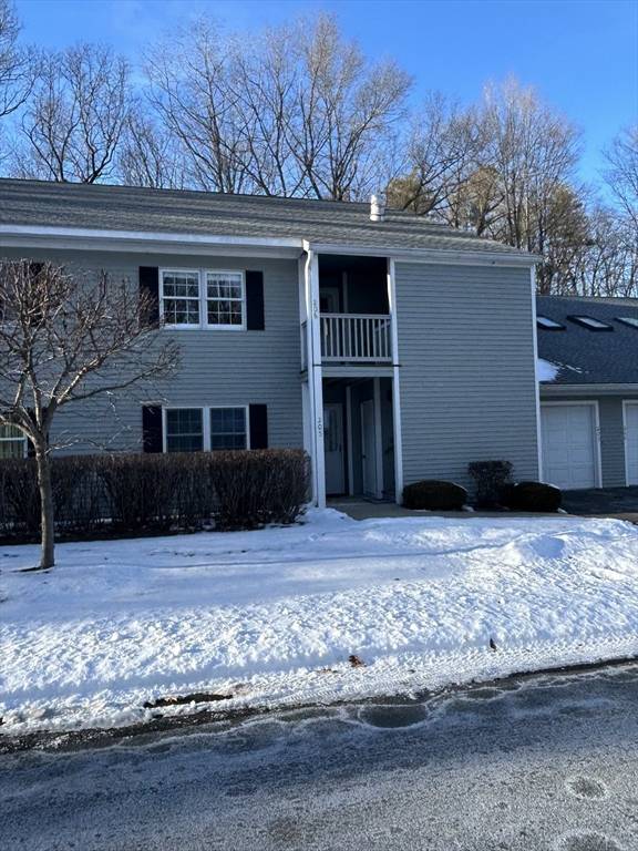 Greenfield, MA 01301,206 Country Side #206