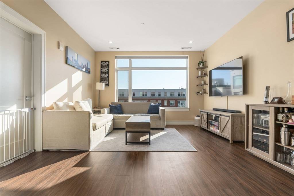 Boston, MA 02128,99 Sumner #506
