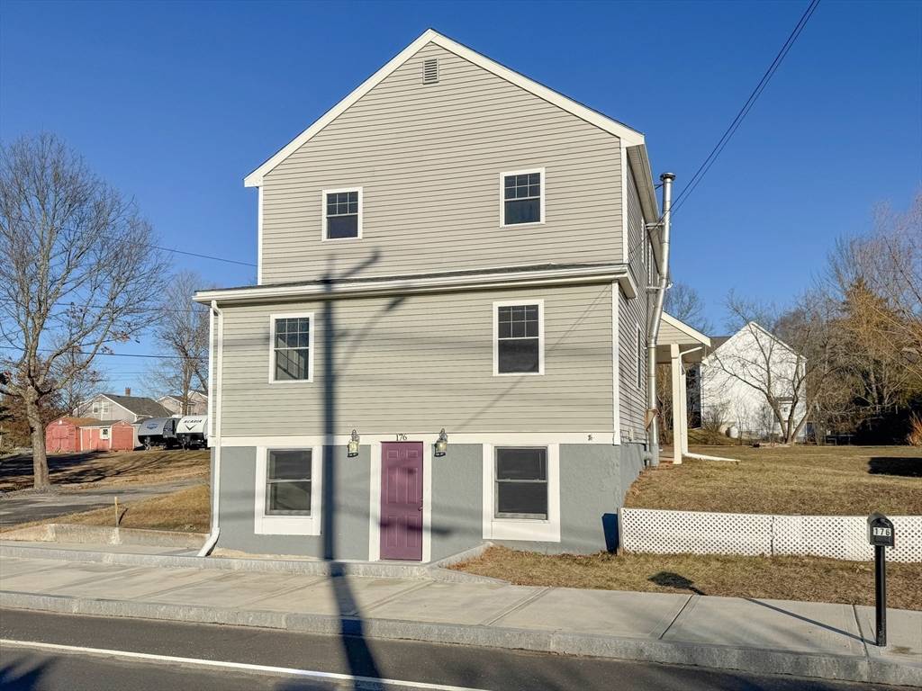 Attleboro, MA 02703,176 Read St