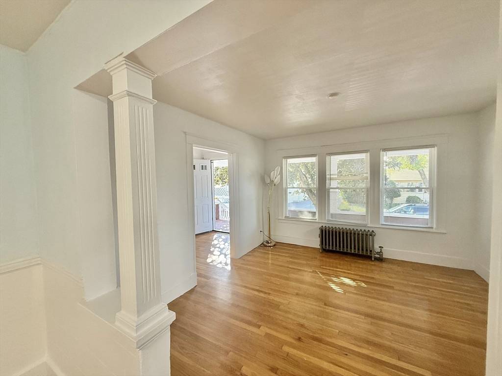 Malden, MA 02148,137 Mills St #1