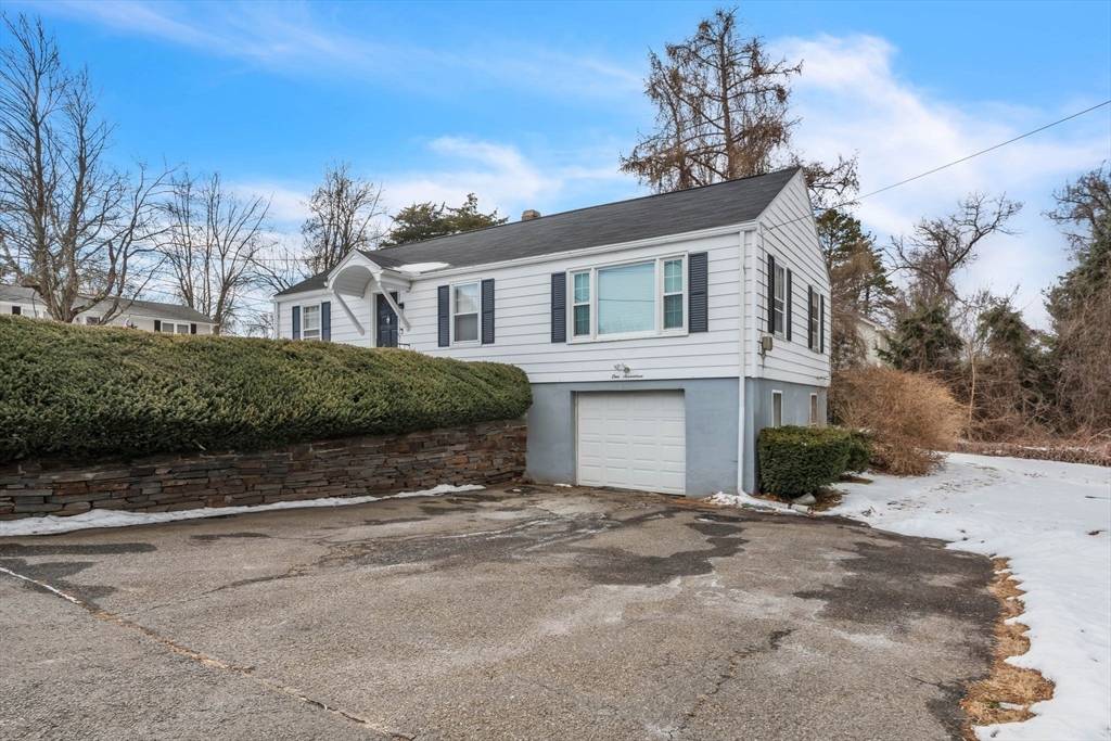 East Longmeadow, MA 01028,117 Vineland Ave