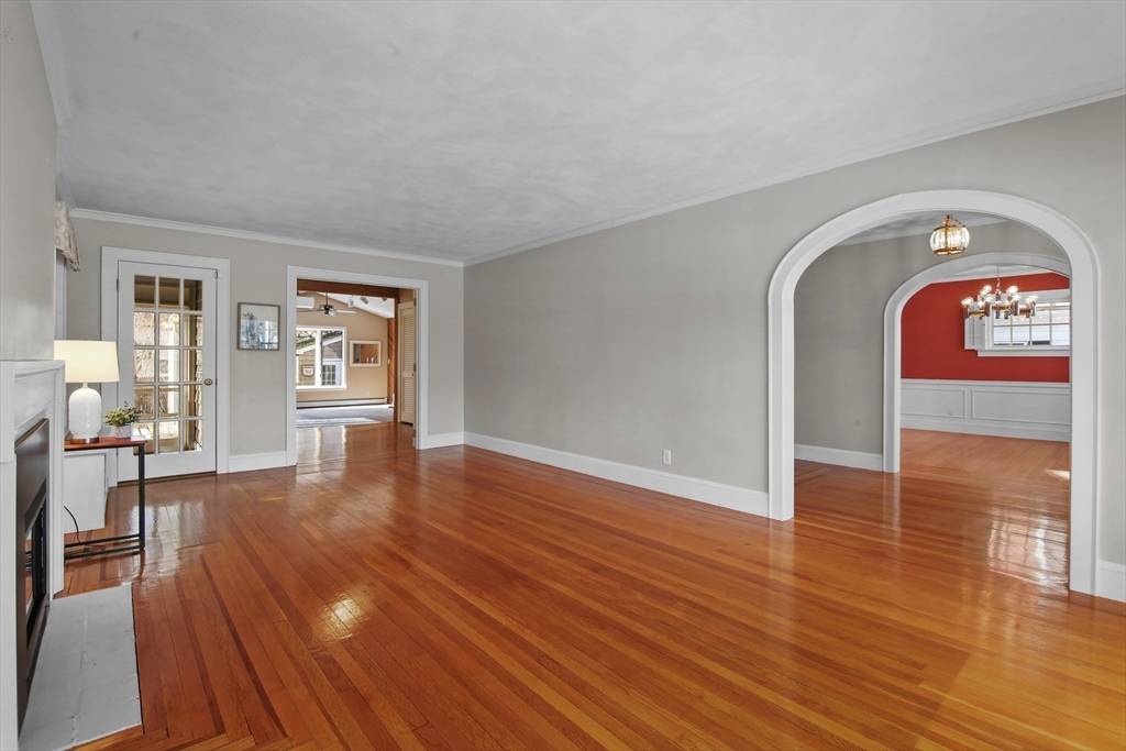 Longmeadow, MA 01106,30 Chatham Road