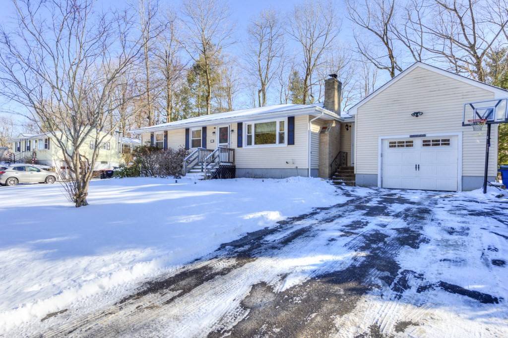 Rutland, MA 01543,13 Anthony Dr