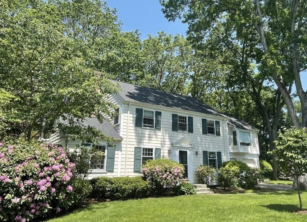 Wellesley, MA 02481,124 Pilgrim Rd