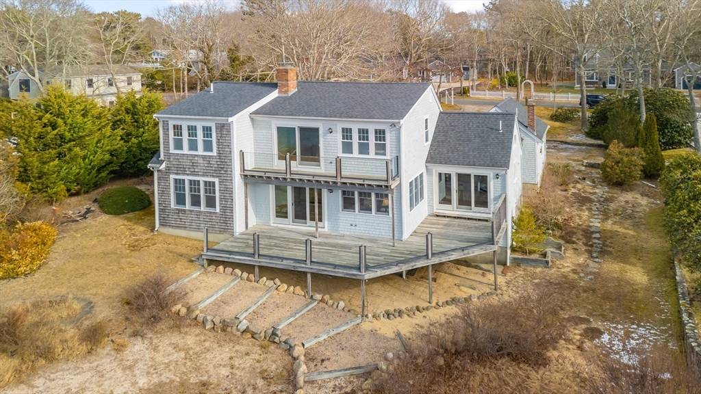 Falmouth, MA 02536,23 N Bournes Pond Rd