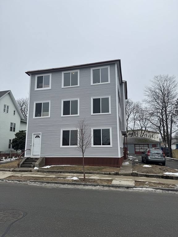 Worcester, MA 01610,63 Dewey Street #3F